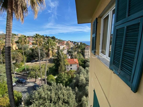 appartamento in vendita ad Imperia in zona Porto Maurizio