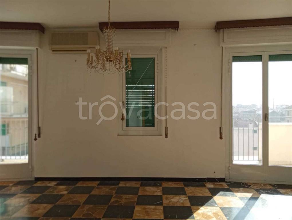 appartamento in vendita ad Imperia in zona Oneglia