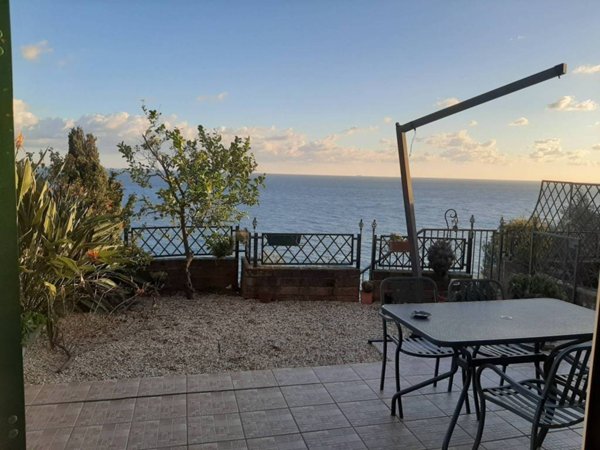 appartamento in vendita ad Imperia in zona Torrazza / Clavi