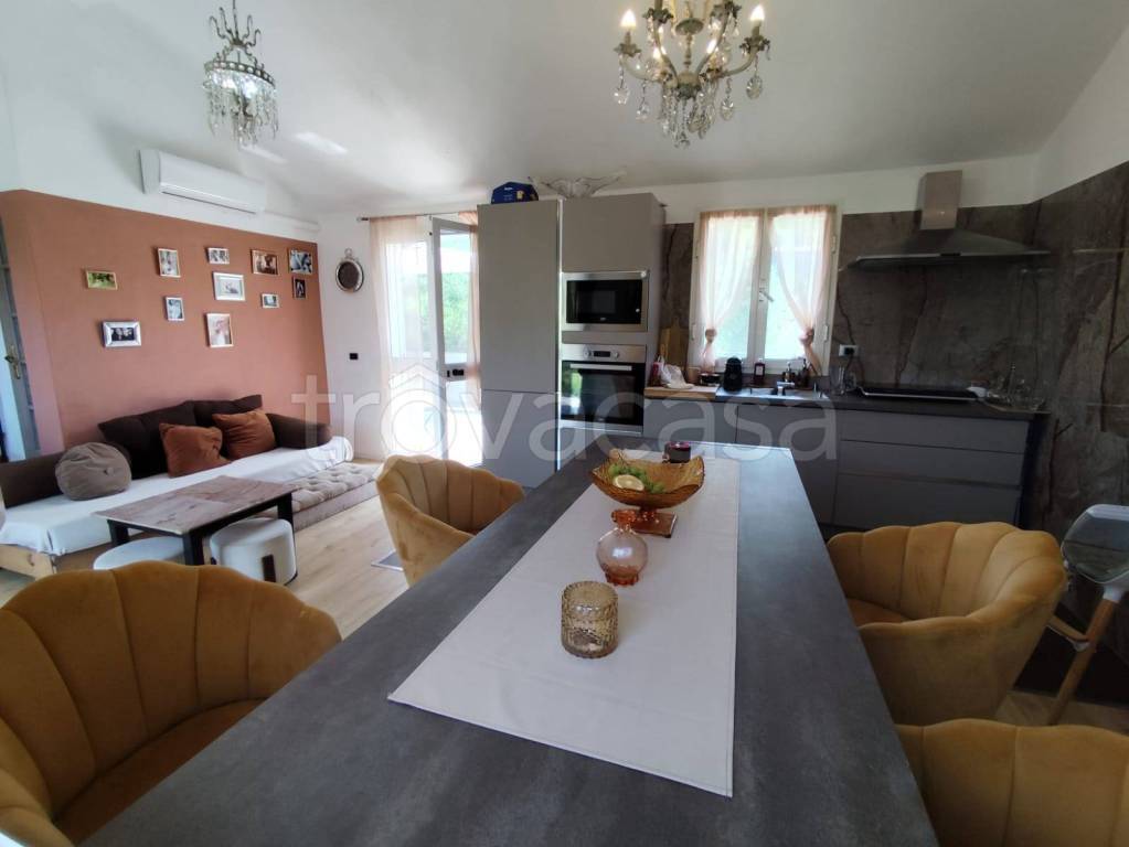 appartamento in vendita ad Imperia in zona Porto Maurizio