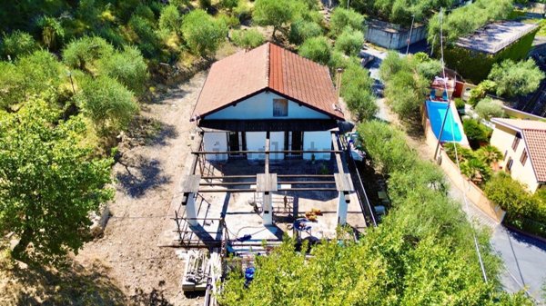 casa indipendente in vendita ad Imperia in zona Oneglia