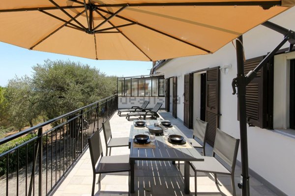 casa indipendente in vendita ad Imperia in zona Montegrazie