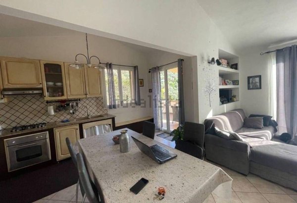 casa indipendente in vendita ad Imperia in zona Oneglia