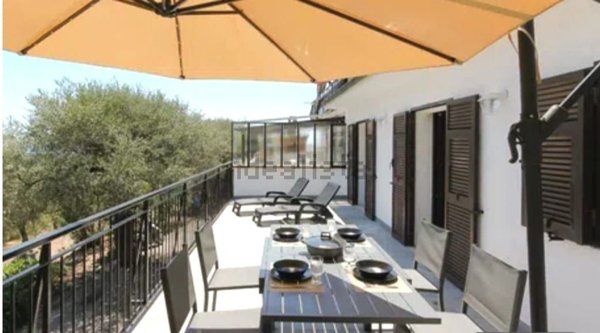 casa semindipendente in vendita ad Imperia in zona Montegrazie