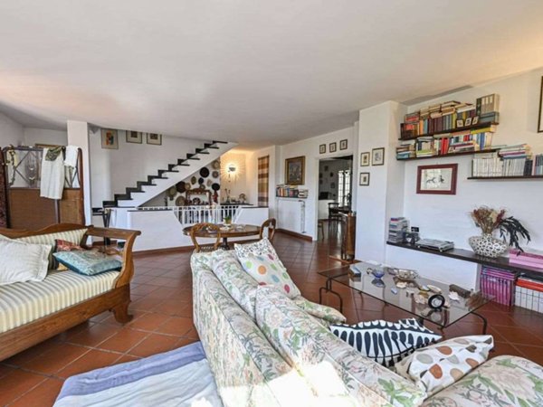 casa indipendente in vendita ad Imperia in zona Oneglia