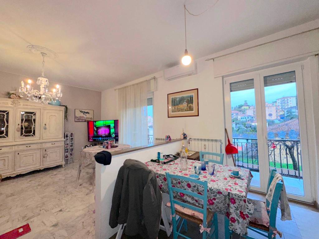 appartamento in vendita ad Imperia in zona Oneglia