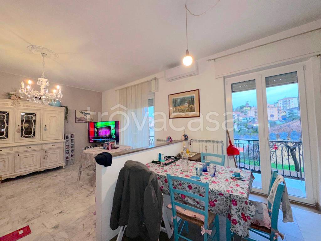 appartamento in vendita ad Imperia in zona Oneglia