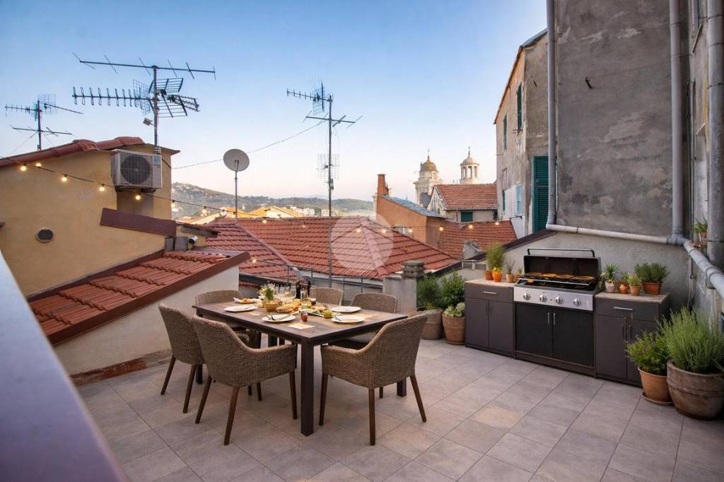 appartamento in vendita ad Imperia in zona Porto Maurizio