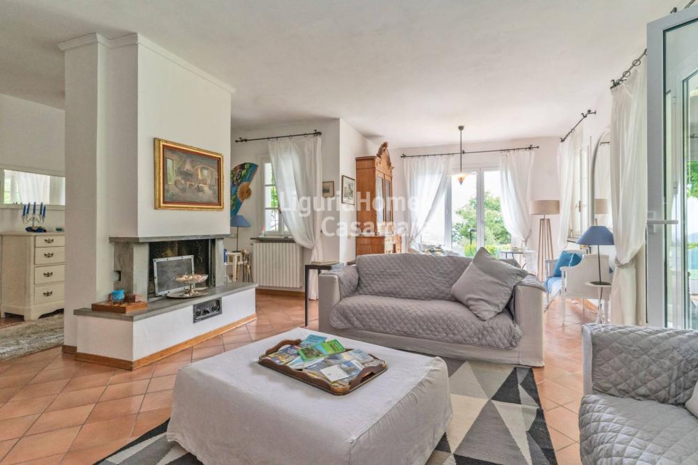 casa indipendente in vendita ad Imperia in zona Oneglia