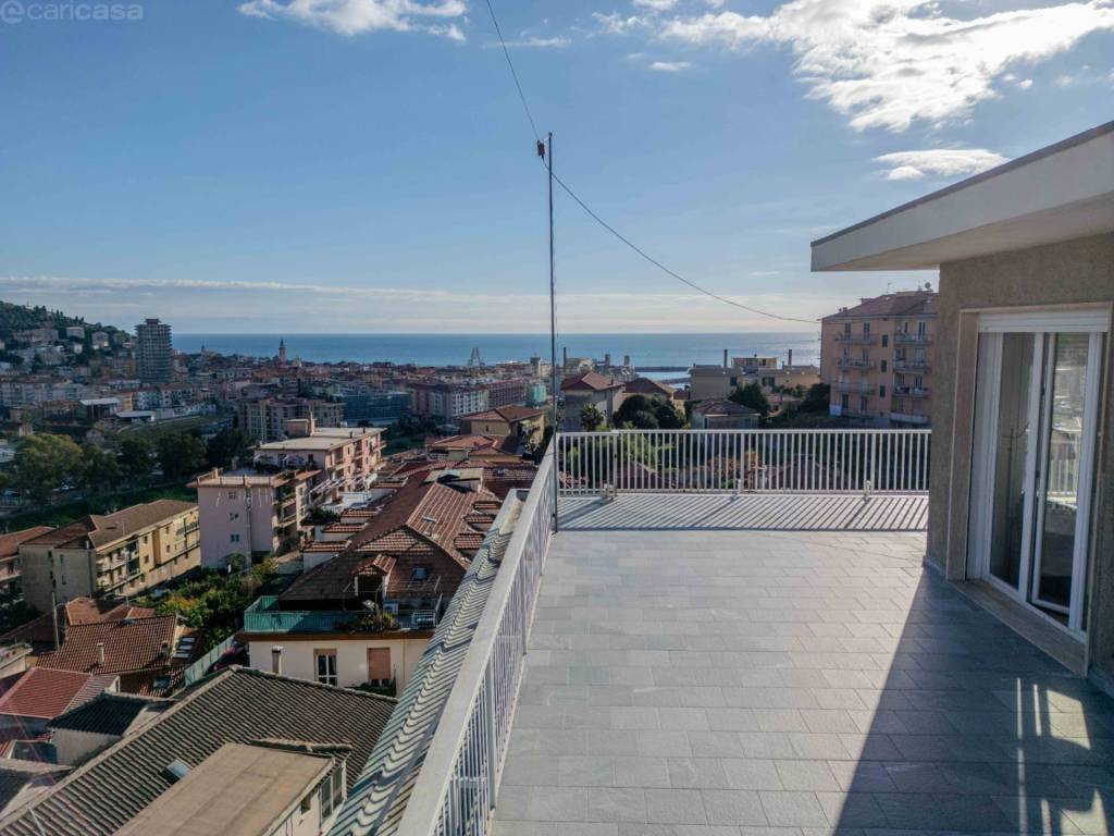 appartamento in vendita ad Imperia in zona Porto Maurizio