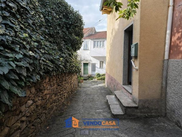 casa indipendente in vendita ad Imperia in zona Oneglia