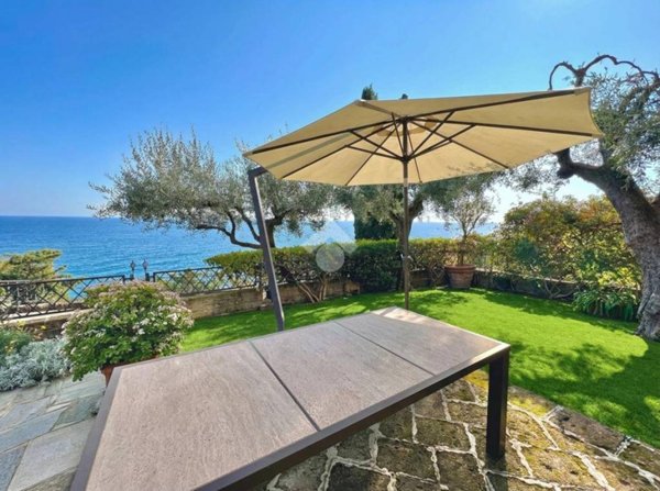 appartamento in vendita ad Imperia in zona Poggi