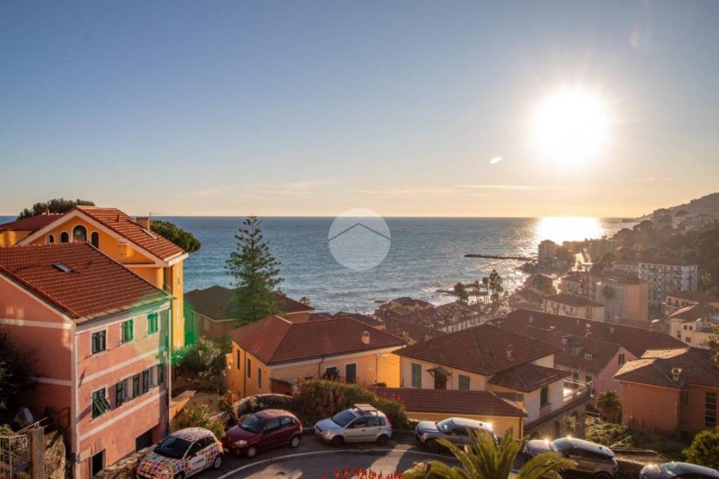 appartamento in vendita ad Imperia in zona Porto Maurizio