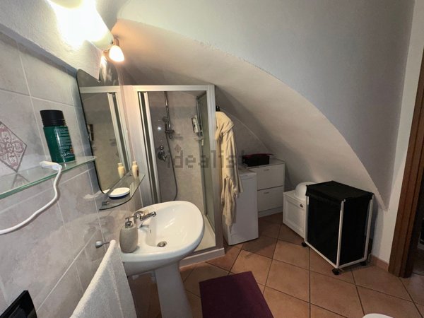 casa indipendente in vendita ad Imperia in zona Poggi