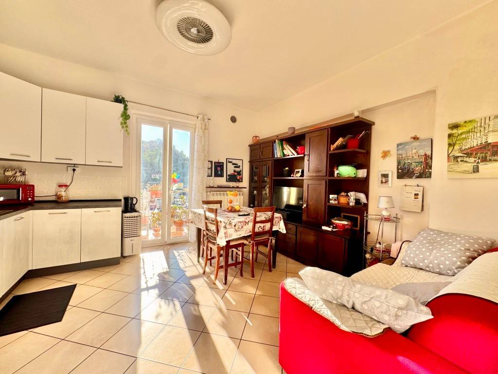 appartamento in vendita ad Imperia in zona Porto Maurizio