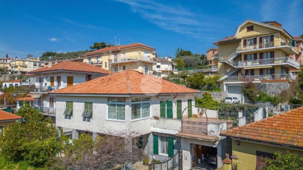 casa indipendente in vendita ad Imperia