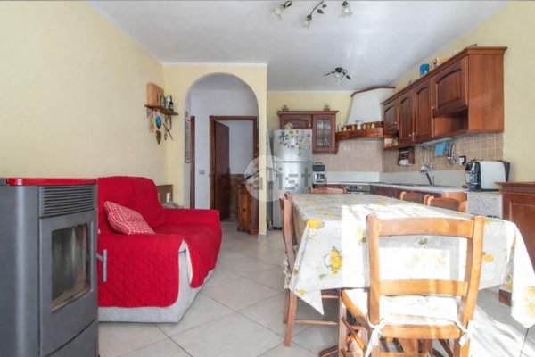 appartamento in vendita ad Imperia in zona Moltedo