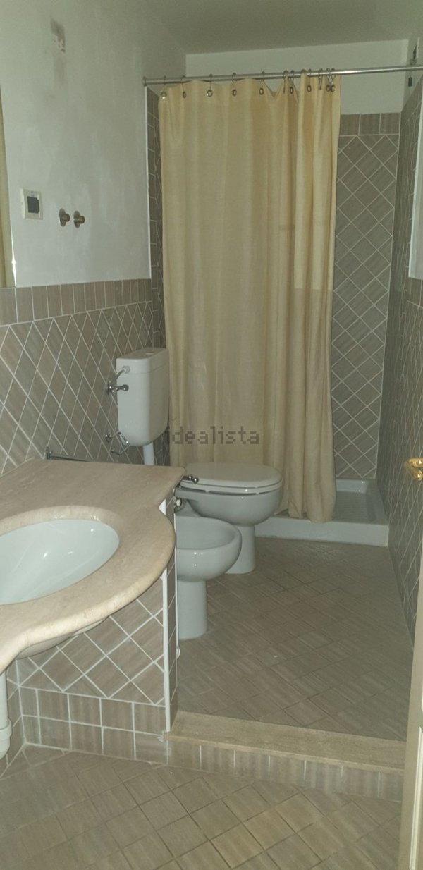 ufficio in vendita ad Imperia in zona Oneglia