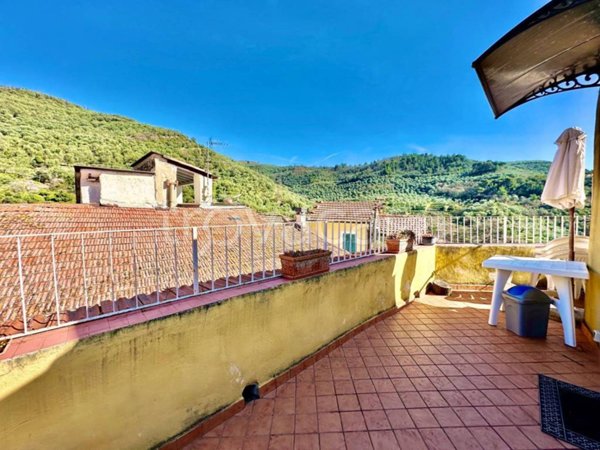 appartamento in vendita ad Imperia in zona Moltedo