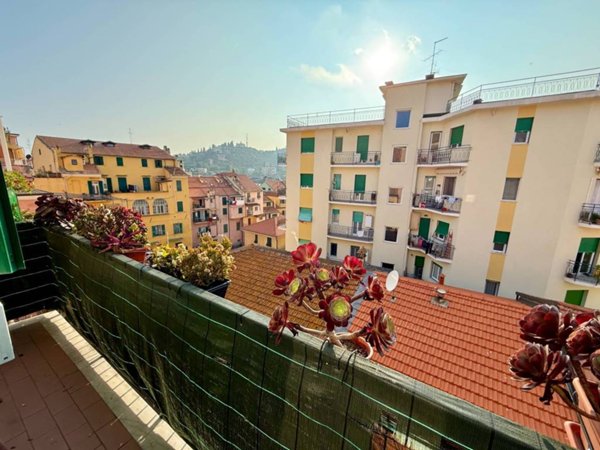 appartamento in vendita ad Imperia in zona Porto Maurizio