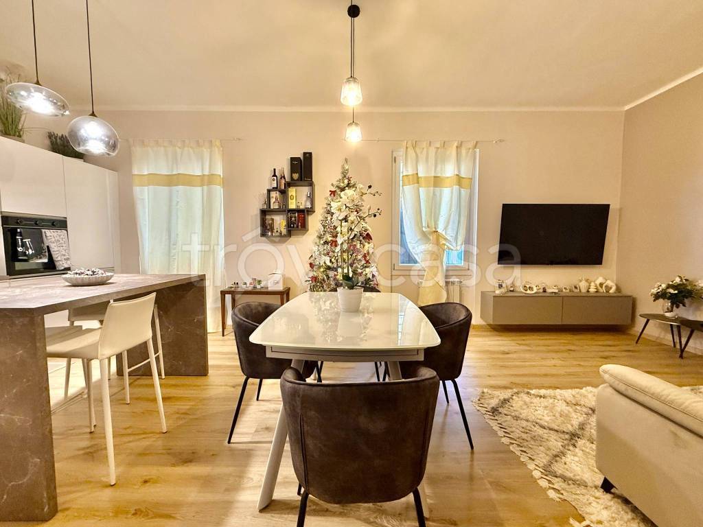 appartamento in vendita ad Imperia in zona Porto Maurizio