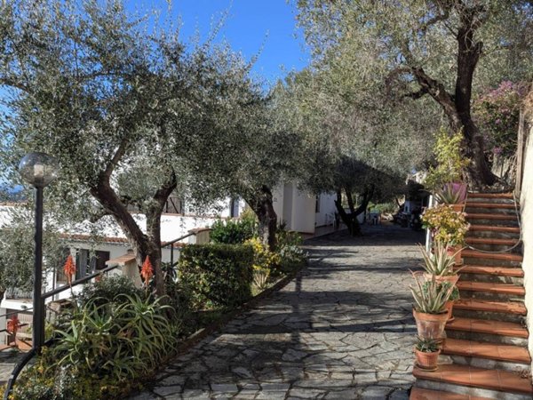 appartamento in vendita ad Imperia in zona Montegrazie