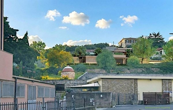 casa indipendente in vendita ad Imperia in zona Porto Maurizio