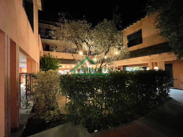 negozio in vendita ad Imperia in zona Oneglia