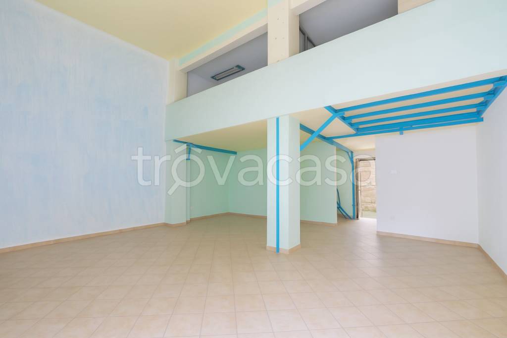 negozio in vendita ad Imperia in zona Porto Maurizio