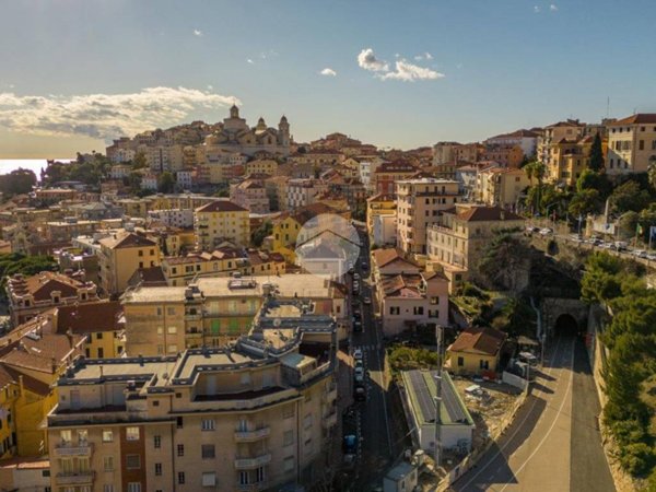 appartamento in vendita ad Imperia in zona Porto Maurizio