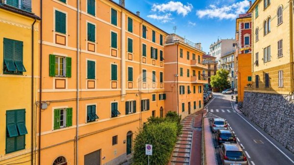 appartamento in vendita ad Imperia in zona Porto Maurizio