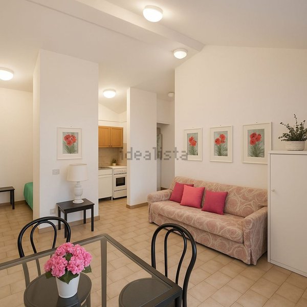 appartamento in vendita ad Imperia in zona Poggi