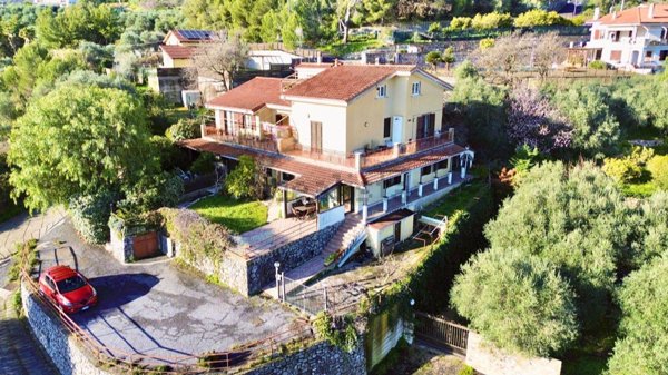 appartamento in vendita ad Imperia in zona Porto Maurizio