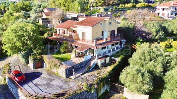 appartamento in vendita ad Imperia in zona Porto Maurizio