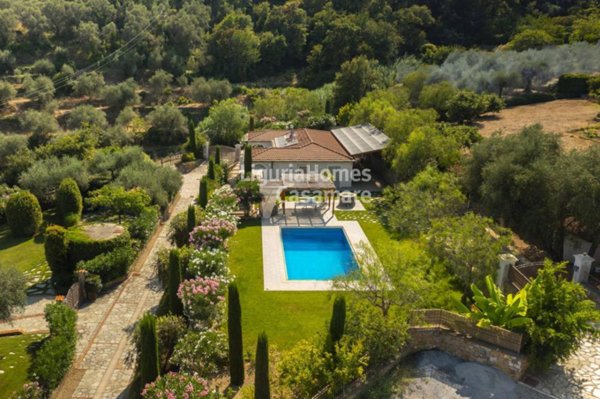 casa indipendente in vendita ad Imperia in zona Torrazza / Clavi