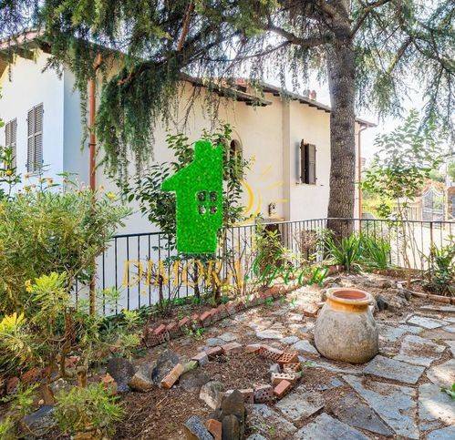 casa indipendente in vendita ad Imperia in zona Oneglia