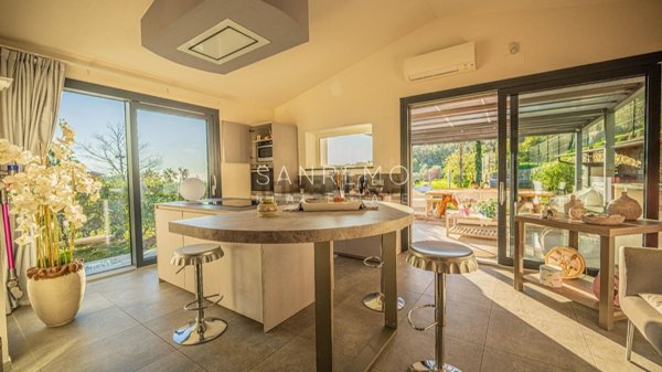 casa indipendente in vendita ad Imperia