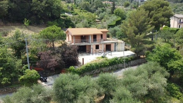 quadrivano in vendita ad Imperia in zona Sant'Agata