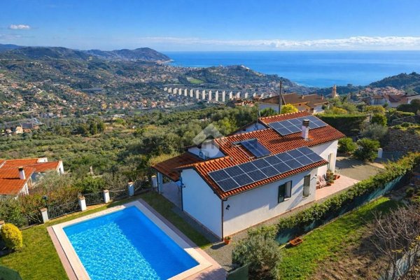casa indipendente in vendita ad Imperia in zona Poggi