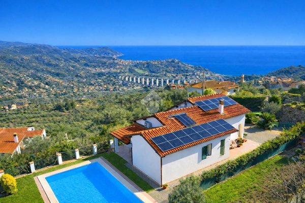 casa indipendente in vendita ad Imperia in zona Poggi