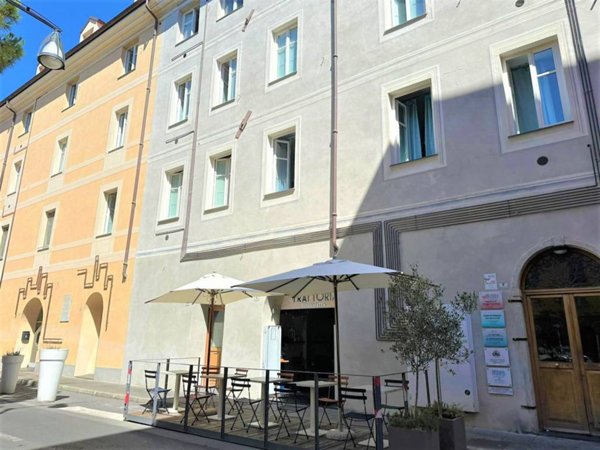 ufficio in vendita ad Imperia in zona Oneglia