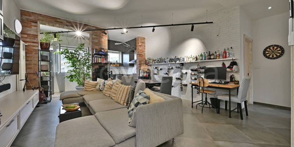 appartamento in vendita ad Imperia in zona Porto Maurizio