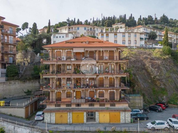 appartamento in vendita ad Imperia in zona Porto Maurizio