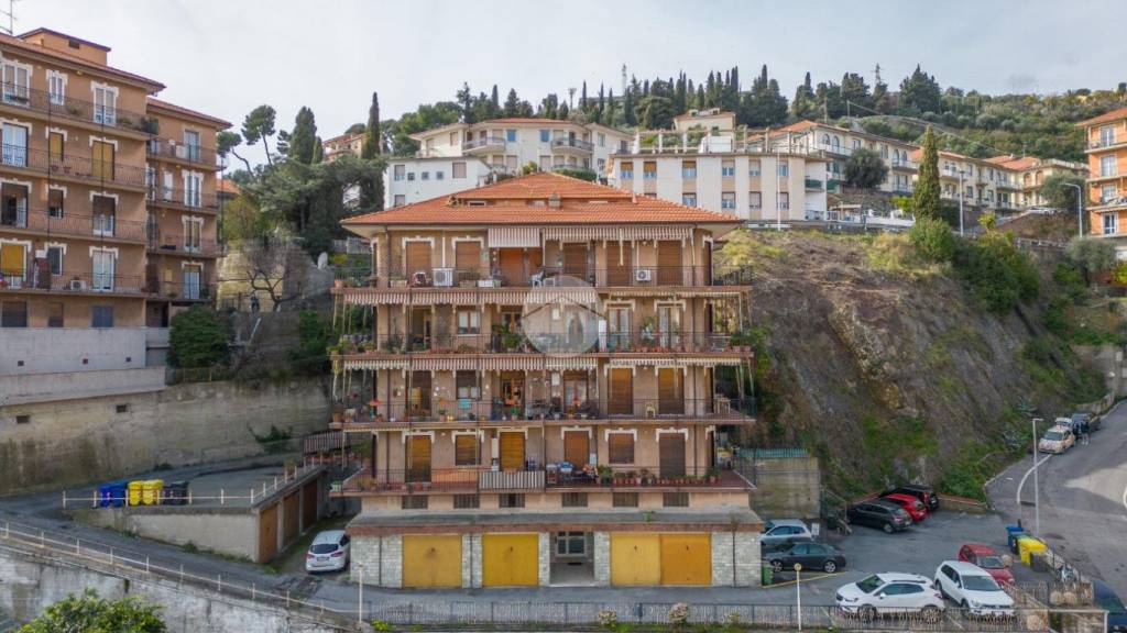 appartamento in vendita ad Imperia in zona Porto Maurizio