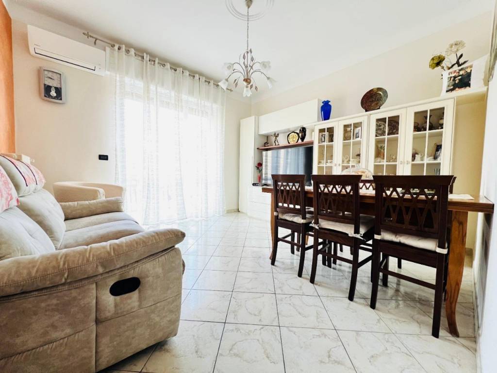 appartamento in vendita ad Imperia in zona Porto Maurizio