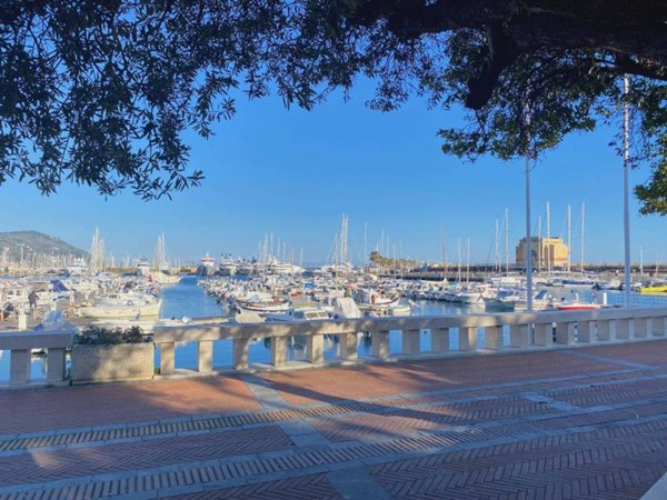 appartamento in vendita ad Imperia in zona Porto Maurizio