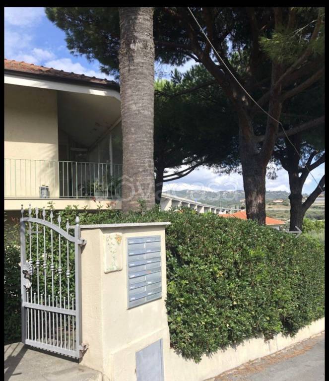 appartamento in vendita ad Imperia in zona Porto Maurizio