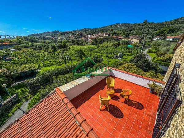 appartamento in vendita ad Imperia in zona Porto Maurizio