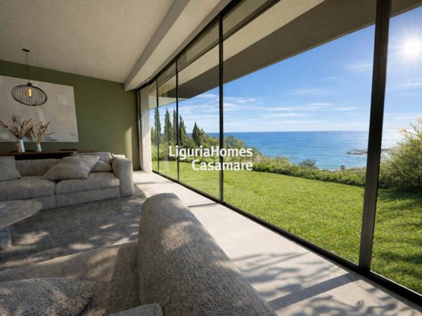 casa indipendente in vendita ad Imperia in zona Porto Maurizio