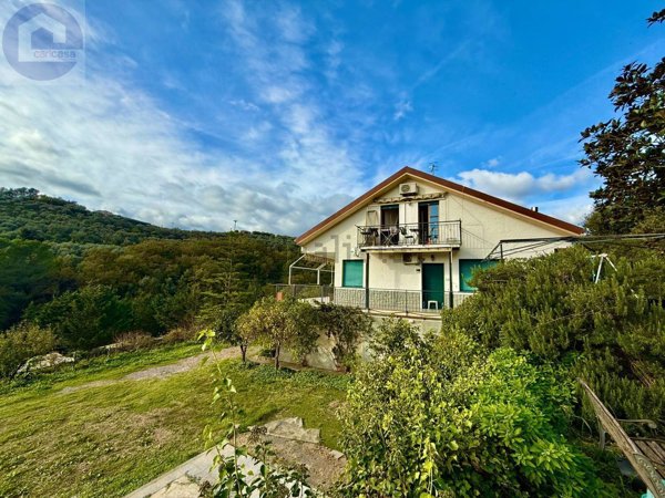 appartamento in vendita ad Imperia in zona Porto Maurizio